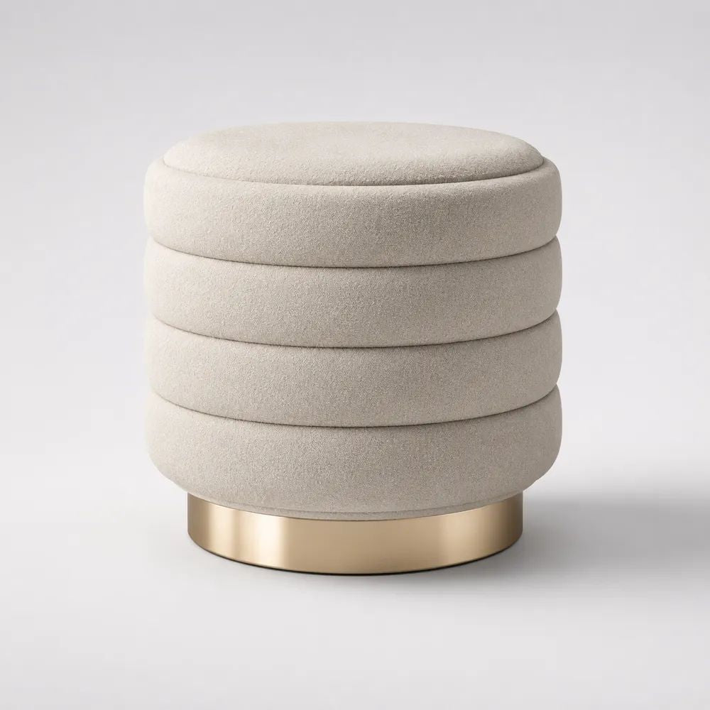 Poggiapiedi rotondo imbottito beige in bouclé di poliestere con base in acciaio dorato, 45 x 45 x 47 cm