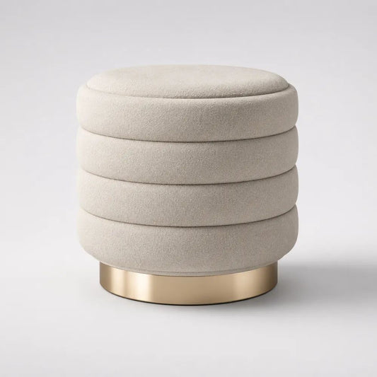 Poggiapiedi rotondo imbottito beige in bouclé di poliestere con base in acciaio dorato, 45 x 45 x 47 cm