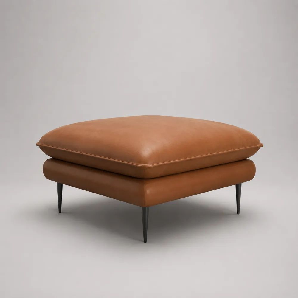 Poggiapiedi quadrato imbottito in pelle sintetica marrone cognac con gambe in metallo, 80 x 80 x 45 cm
